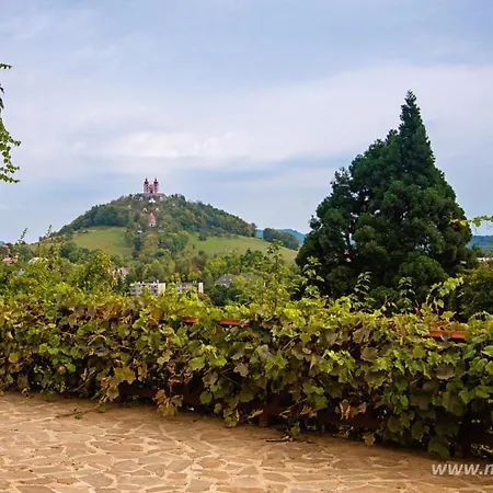 Aura בית הארחה