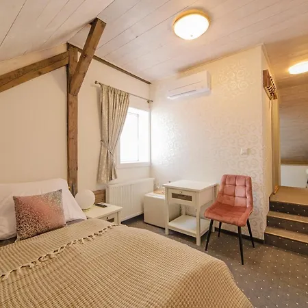 Aura Guest house 3*