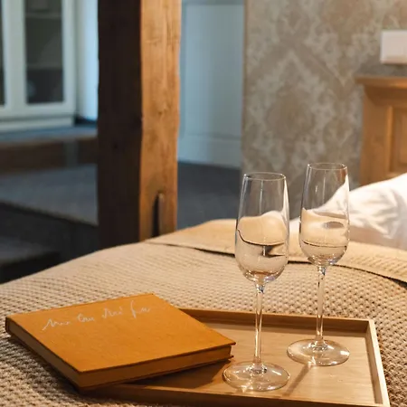 Aura Guest house 3*