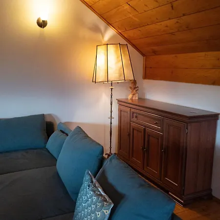 Aura בית הארחה