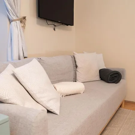 בית הארחה Aura