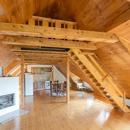 בית הארחה Aura